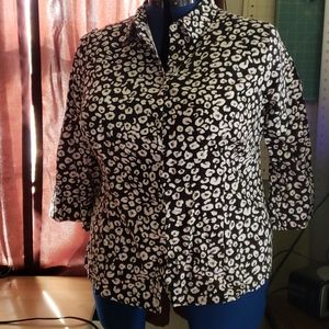 5 for $20 EUC Black and white 3/4 sleeve shirt
